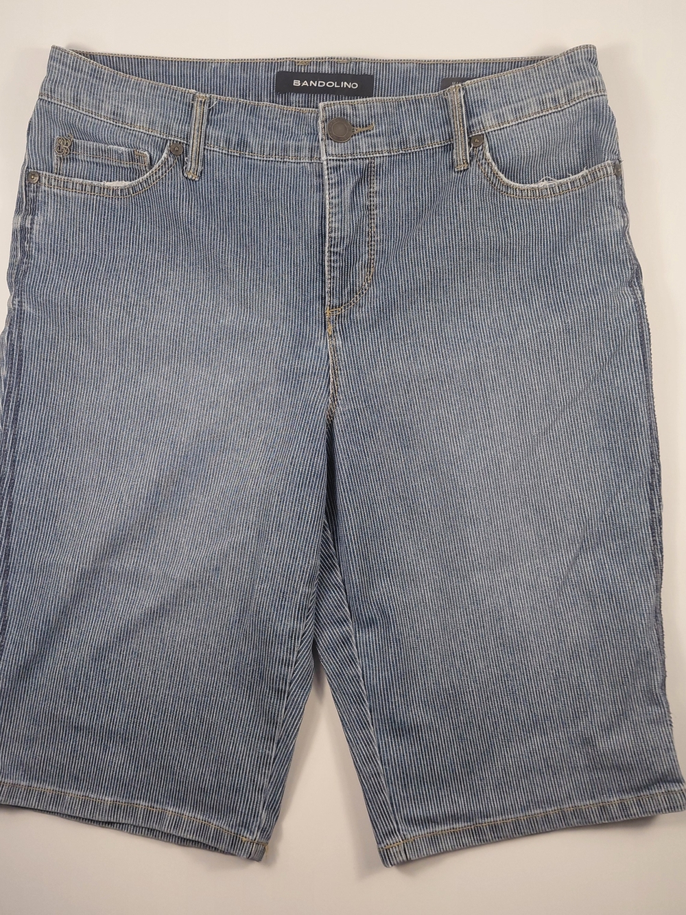 Bandolino Blue Pinstripe Denim Mandie Bermuda Shorts Women's Size 8 Coastal Core